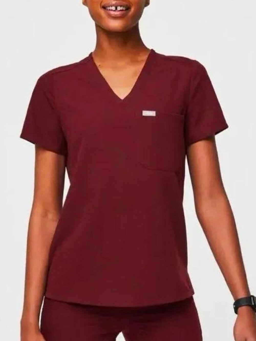 Figs Catarina One-Pocket Scrub Top in Burgundy Size Small